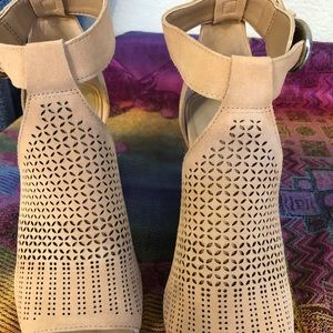 Marc Fisher leather peep toe booties sz 6.5